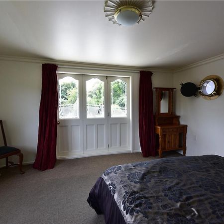 Woodlyn Park Motel ไวโตโมเคฟส์ ภายนอก รูปภาพ