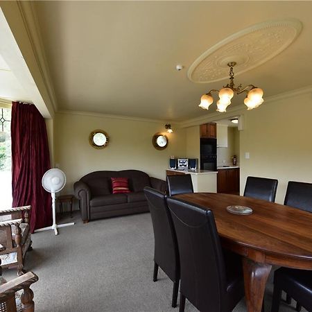 Woodlyn Park Motel ไวโตโมเคฟส์ ภายนอก รูปภาพ