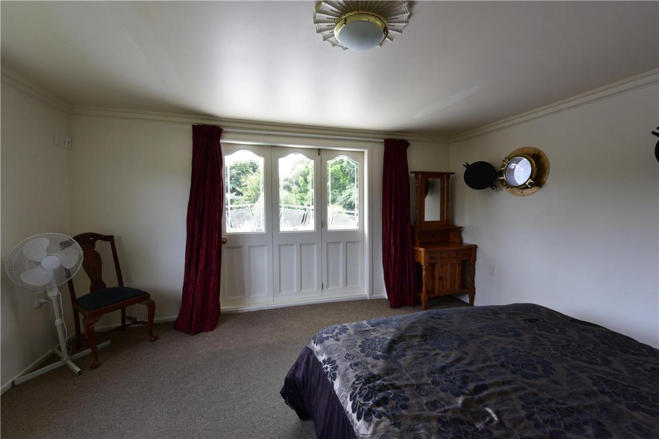 Woodlyn Park Motel ไวโตโมเคฟส์ ภายนอก รูปภาพ