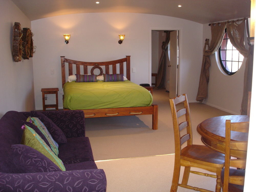 Woodlyn Park Motel ไวโตโมเคฟส์ ภายนอก รูปภาพ