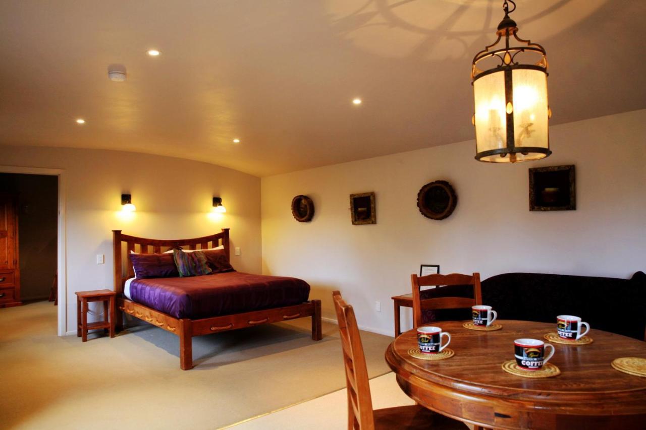 Woodlyn Park Motel ไวโตโมเคฟส์ ภายนอก รูปภาพ
